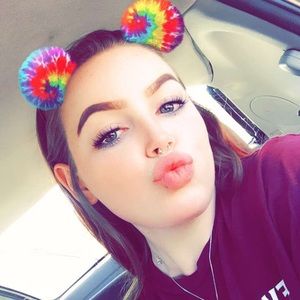 Meet your Posher, Levi